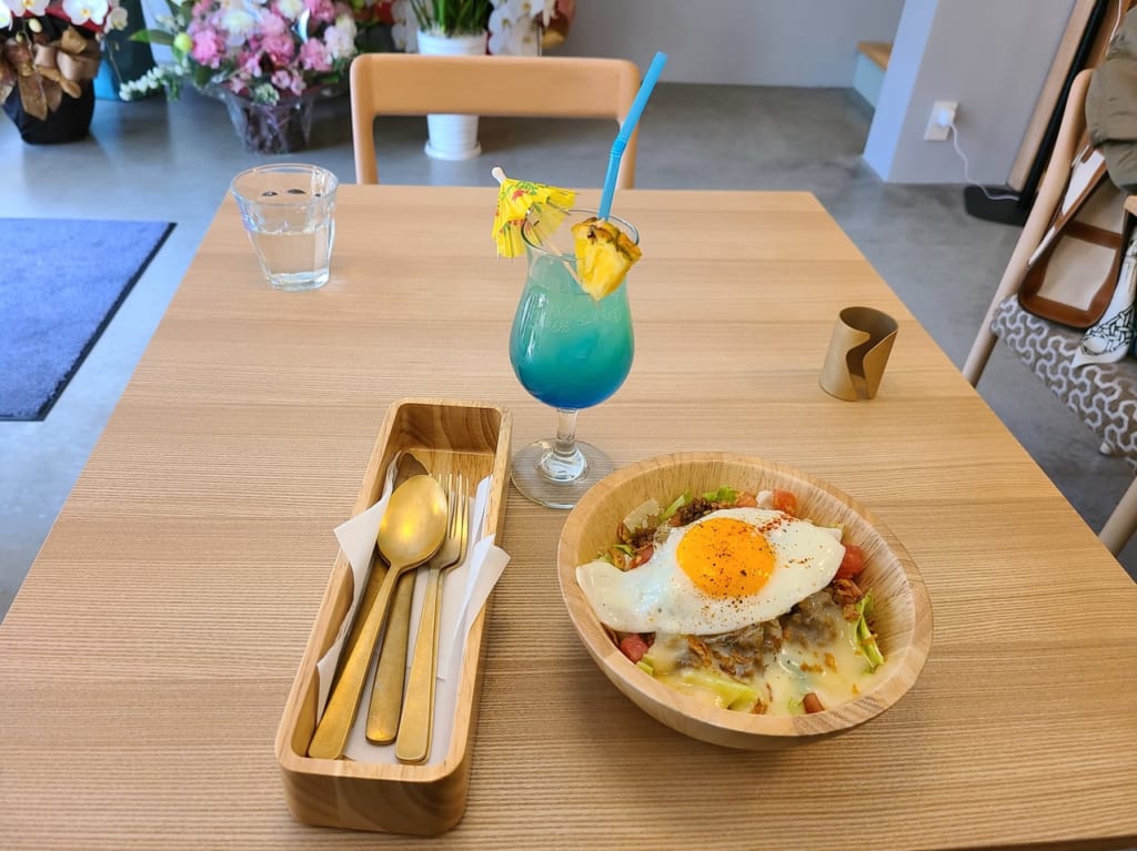 タコライスやポキ丼