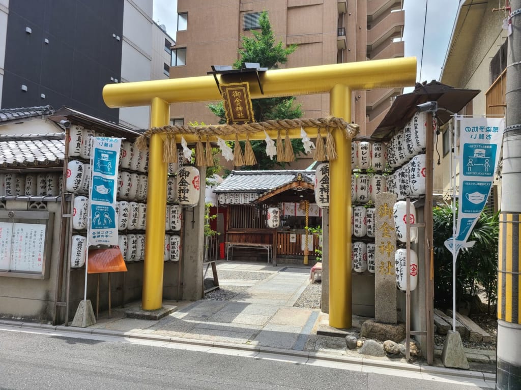 黄金の鳥居